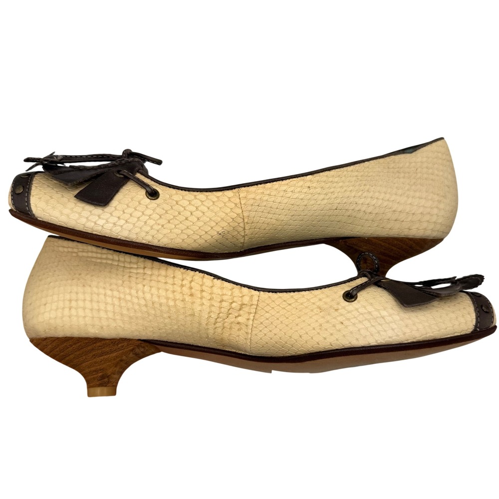Anthropologie Biviel Y2K Coquette Cream Embossed Leather Kitten Heels Bow 39